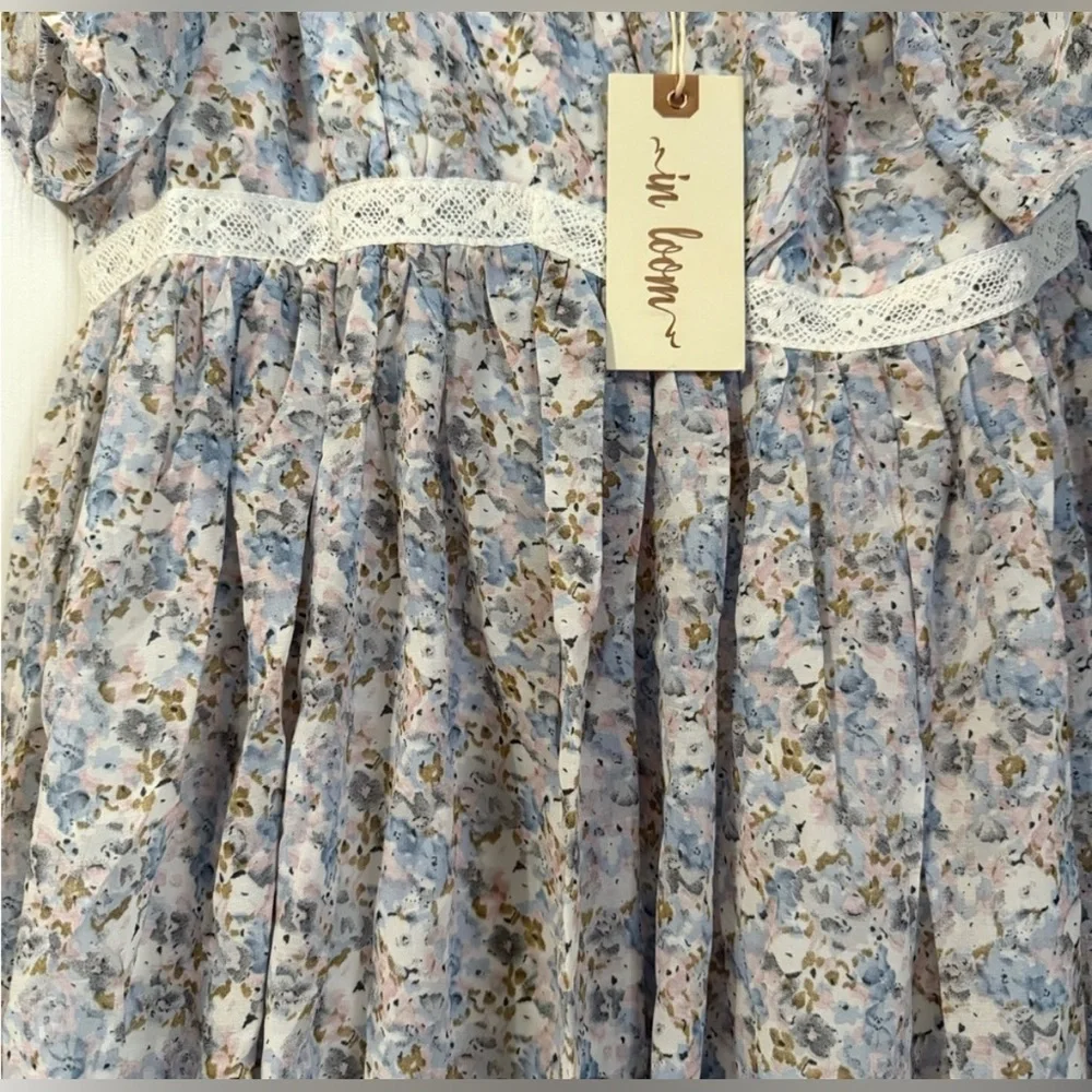 In Loom NWT Floral Flutter Sleeve Babydoll Dress Size Medium - Picture 3 of 3